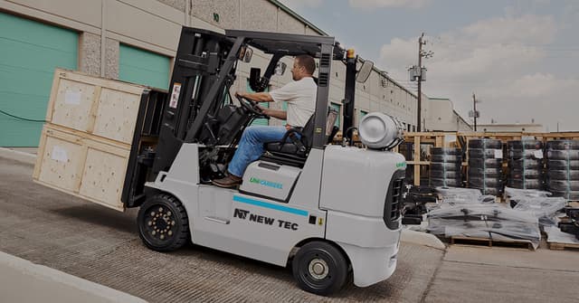 UniCarriers – New Tec The Nomad “One Truck, Two Worlds”